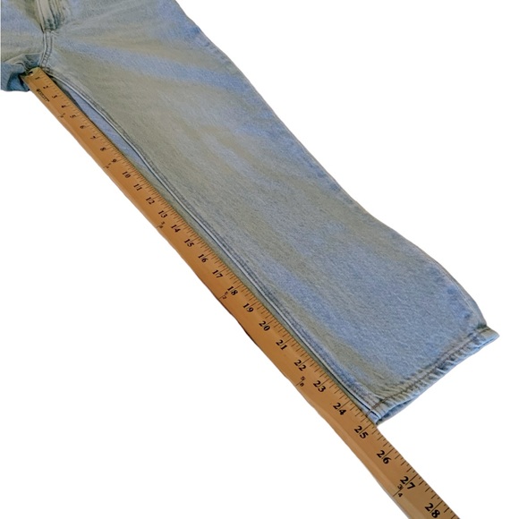 American Eagle Mom Denim Jeans Light Blue Wash Slight Stretch Size 6 Short - Picture 6 of 12